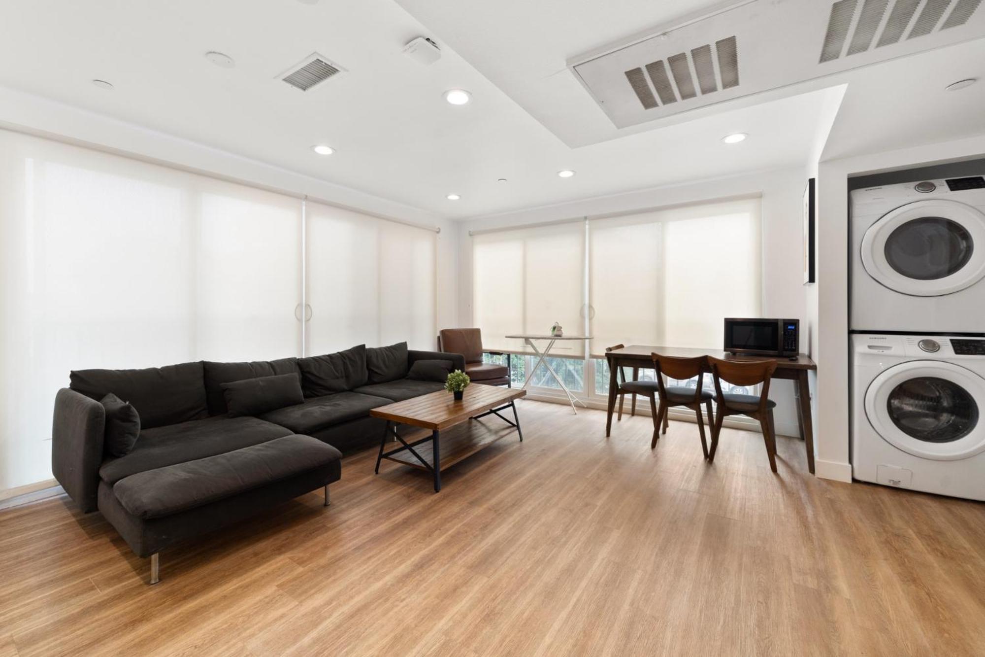 Charming Urban Retreat Near Usc In La- Private Room With Share Living Room With Kitchen Los Angeles Exterior photo