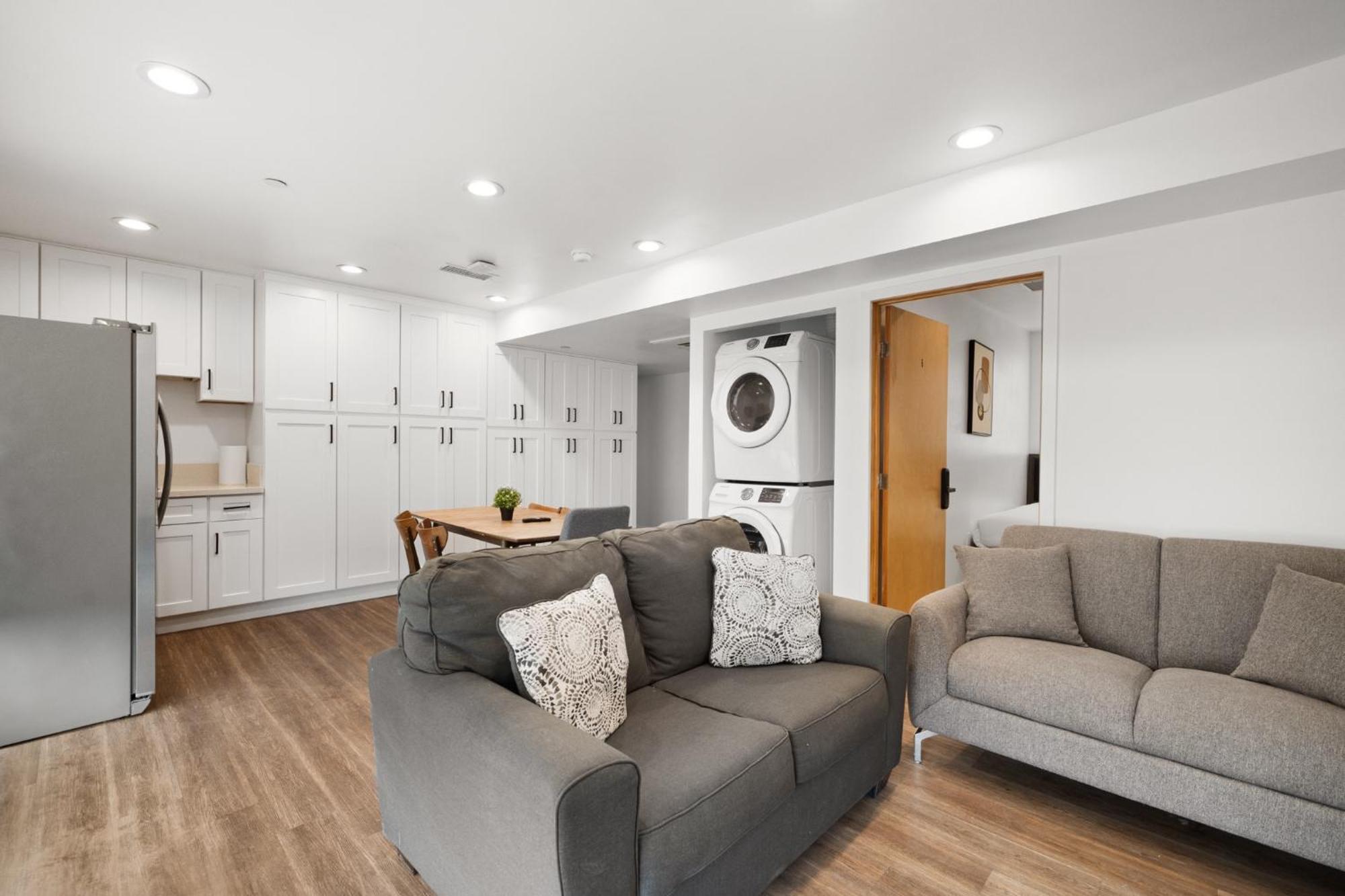 Charming Urban Retreat Near Usc In La- Private Room With Share Living Room With Kitchen Los Angeles Exterior photo