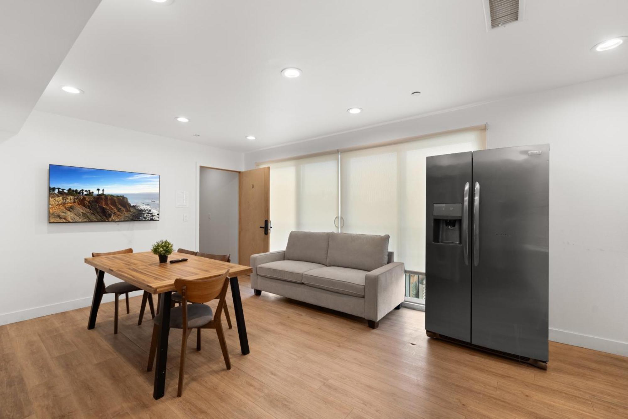 Charming Urban Retreat Near Usc In La- Private Room With Share Living Room With Kitchen Los Angeles Exterior photo