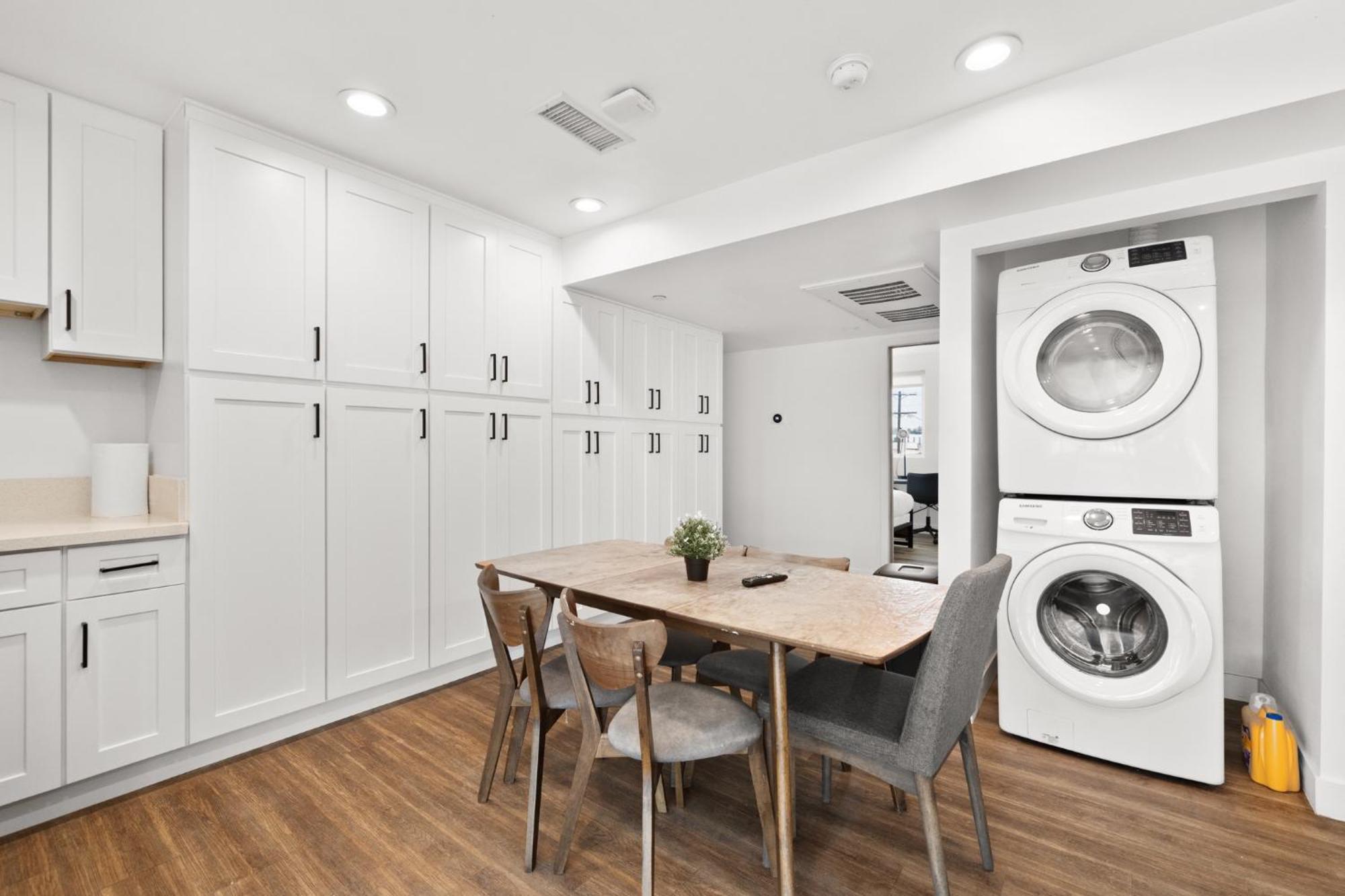 Charming Urban Retreat Near Usc In La- Private Room With Share Living Room With Kitchen Los Angeles Exterior photo